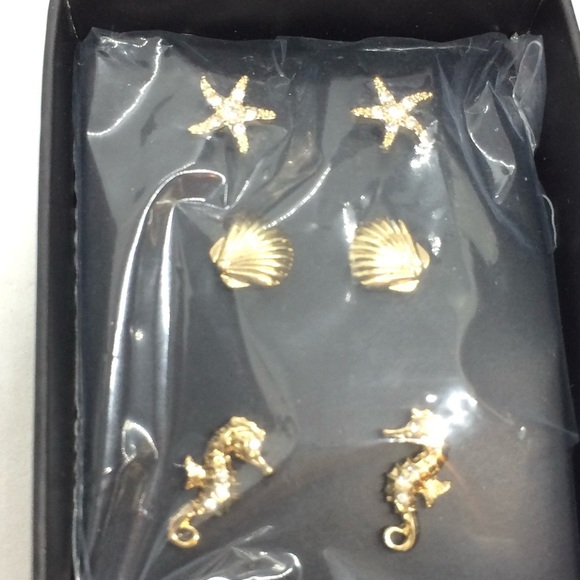3/$30 VINTAGE 80S AVON SHIMMERING STARFISH EARRING TRIO SET 3 SEAHORSE CLAMSHELL - Picture 3 of 6